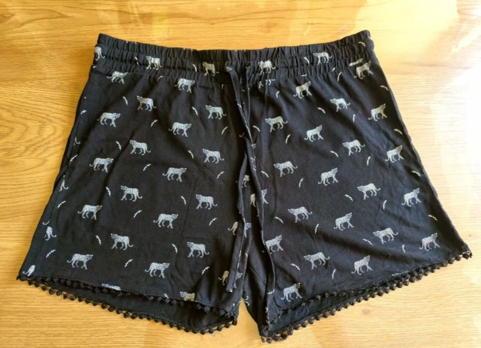 Short fluide noir